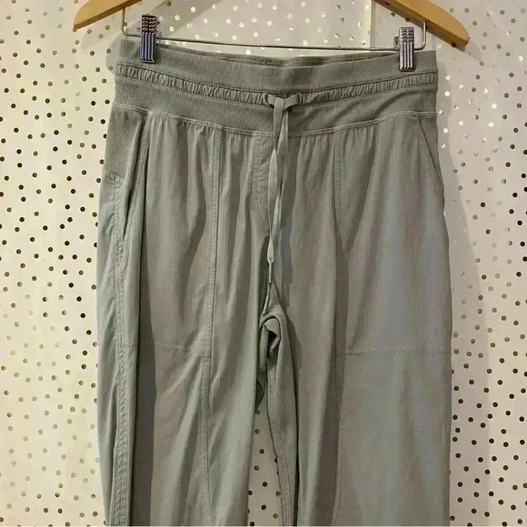 Lululemon Dance Studio Crop - Picture 4 of 10